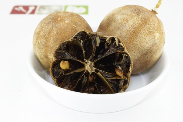 Schwarze Zitrone